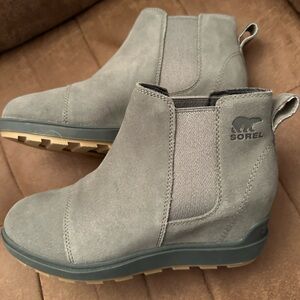 Sorel Evie ll Waterproof Suede Chelsea Boot Women’s Quarry/Grill size 8